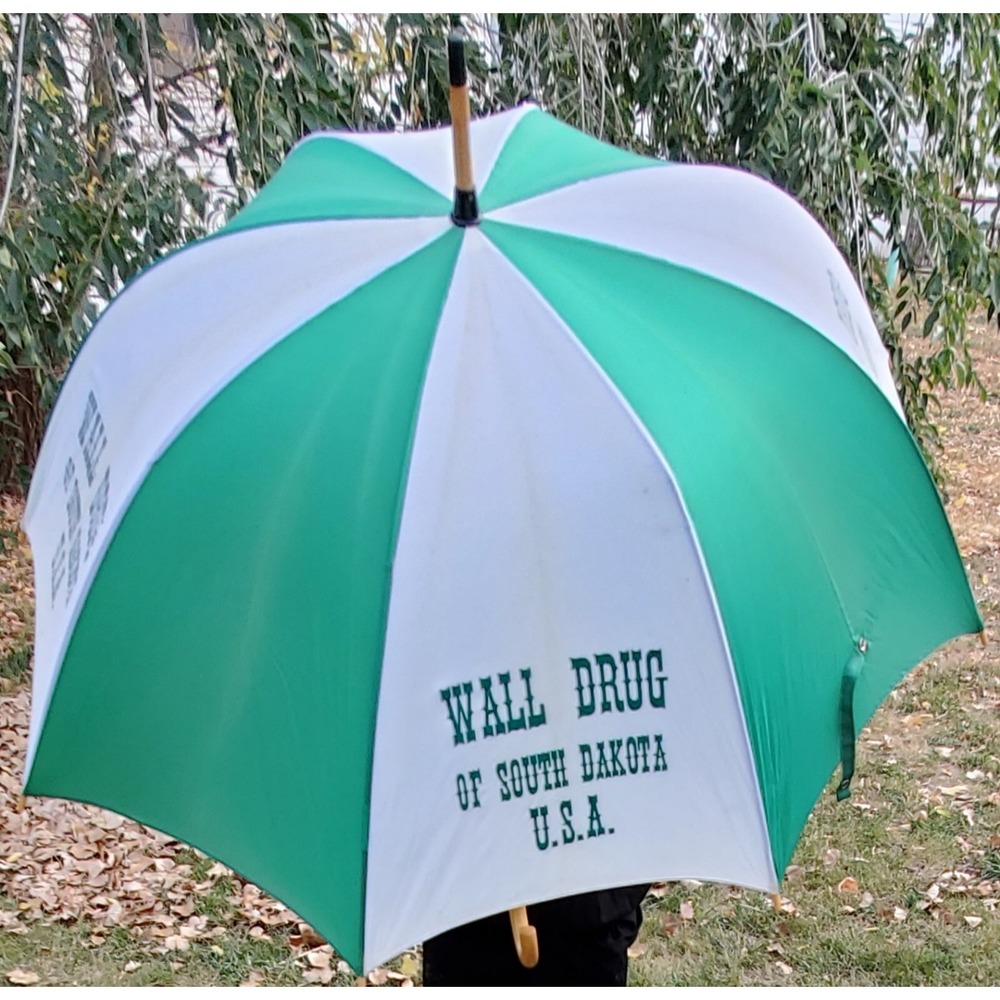VINTAGE Wall Drug Umbrella South Dakota Wood Handle Green White Collector WORKS‎